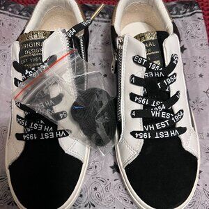 Girls' VINTAGE HAVANA Gita Sneakers - Size 3.5 NWT